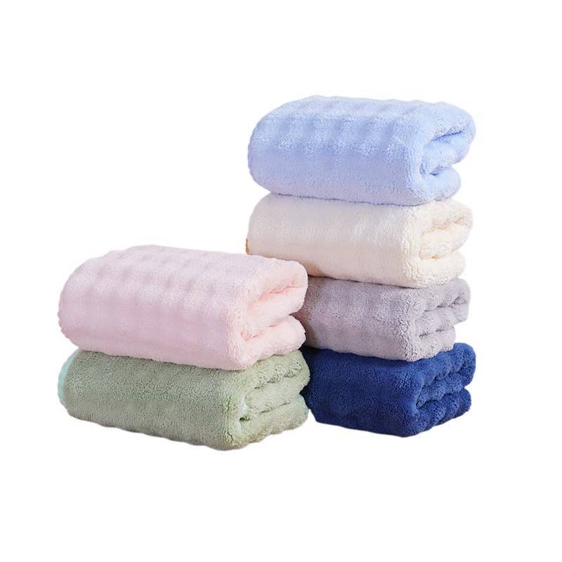 Set di asciugamani da bagno di alta gamma in velluto a bolle e pile di corallo, composto da un morbido asciugamano assorbente per il bagno, un asciugamano per il viso e un asciugamano per asciugare i capelli.
